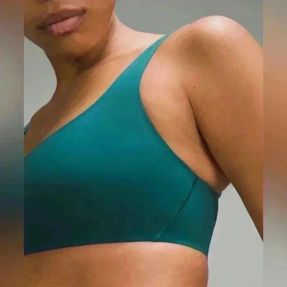 lululemon athletica Teal Sports Bra - Picture 2 of 6